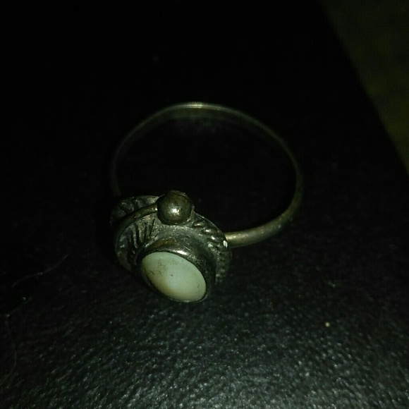 Navajo Sterling Mother of Pearl set - Picture 5 of 8